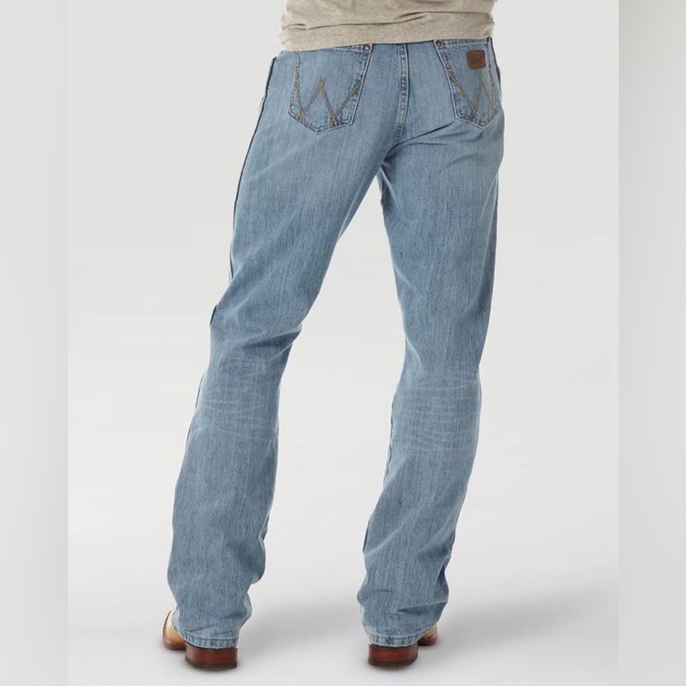 Wrangler crest retro relaxed fit Men's Light Blue Bootcut Jeans size 38x34 - Picture 11 of 11
